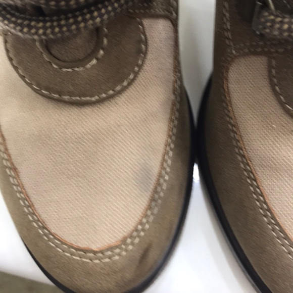 Boots - Picture 3 of 6